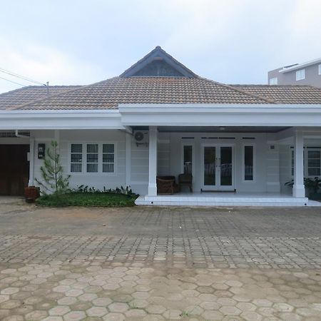 Elenor'S Home At Eyckman Bandung Exterior foto